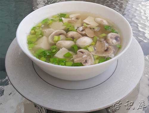 蘑菇汤的做法，4步做出好吃的蘑菇汤