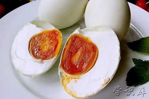 咸鸭蛋怎么做，咸鸭蛋的腌制方法